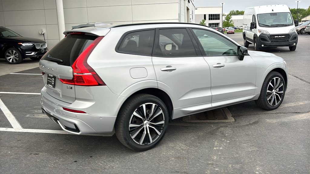 Certified 2025 Volvo XC60 B5 Plus AWD/4WD image 29