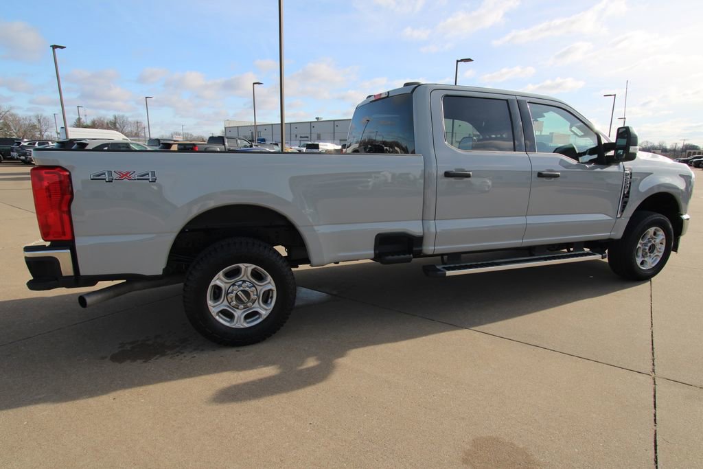 Used 2025 Ford F250 XLT image 5