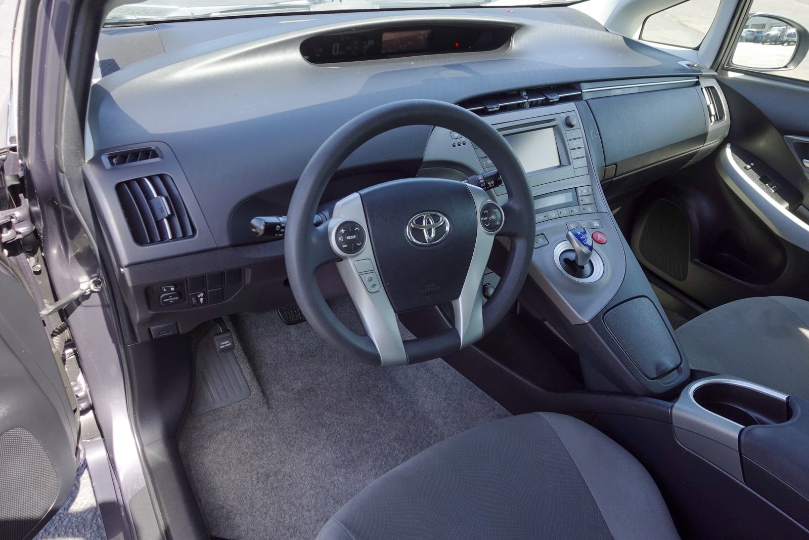 Used 2015 Toyota Prius Two FWD image 9