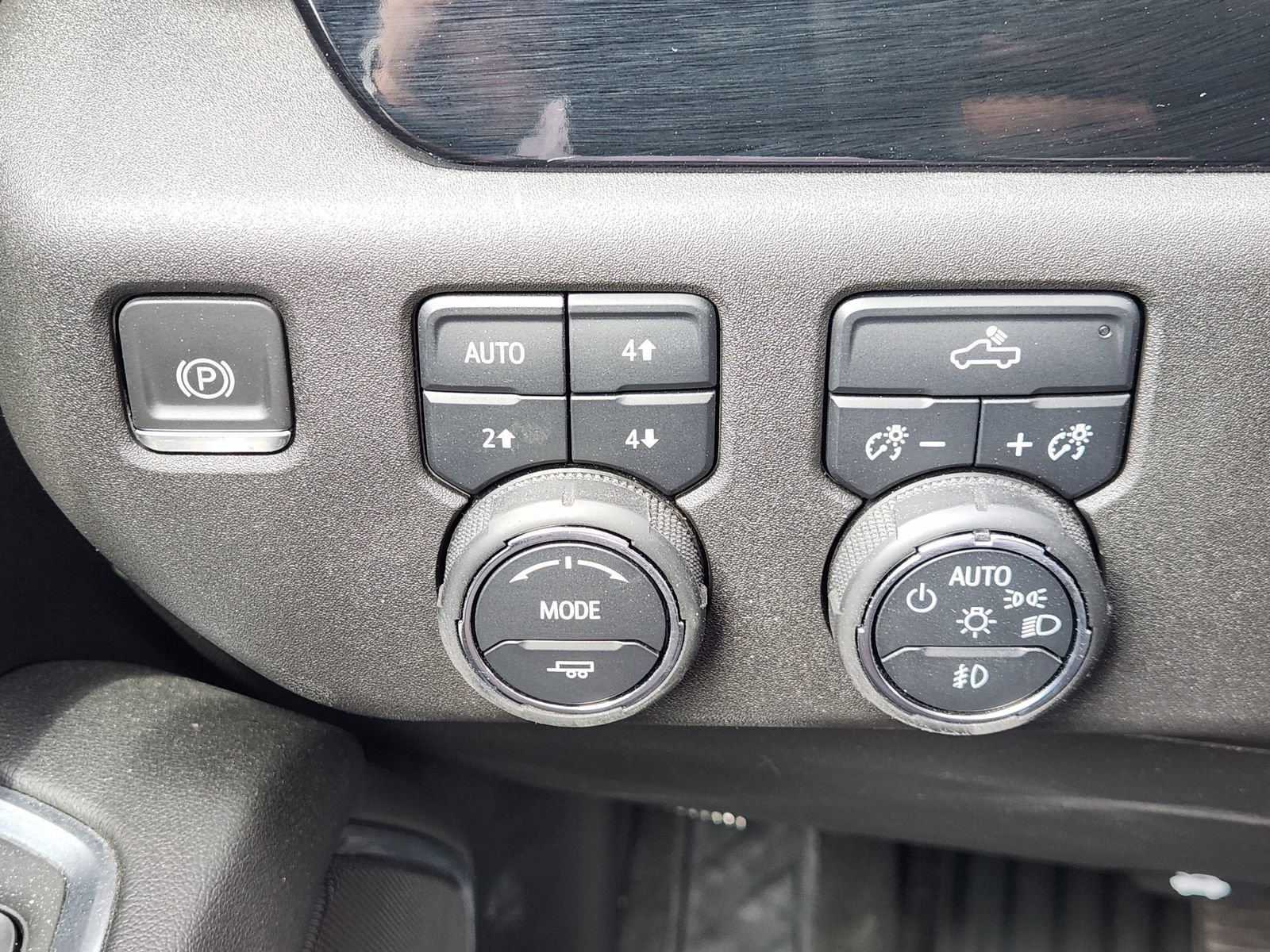 Used 2024 Chevrolet Silverado 1500 RST w/ Z71 Off-Road Package AWD/4WD image 27