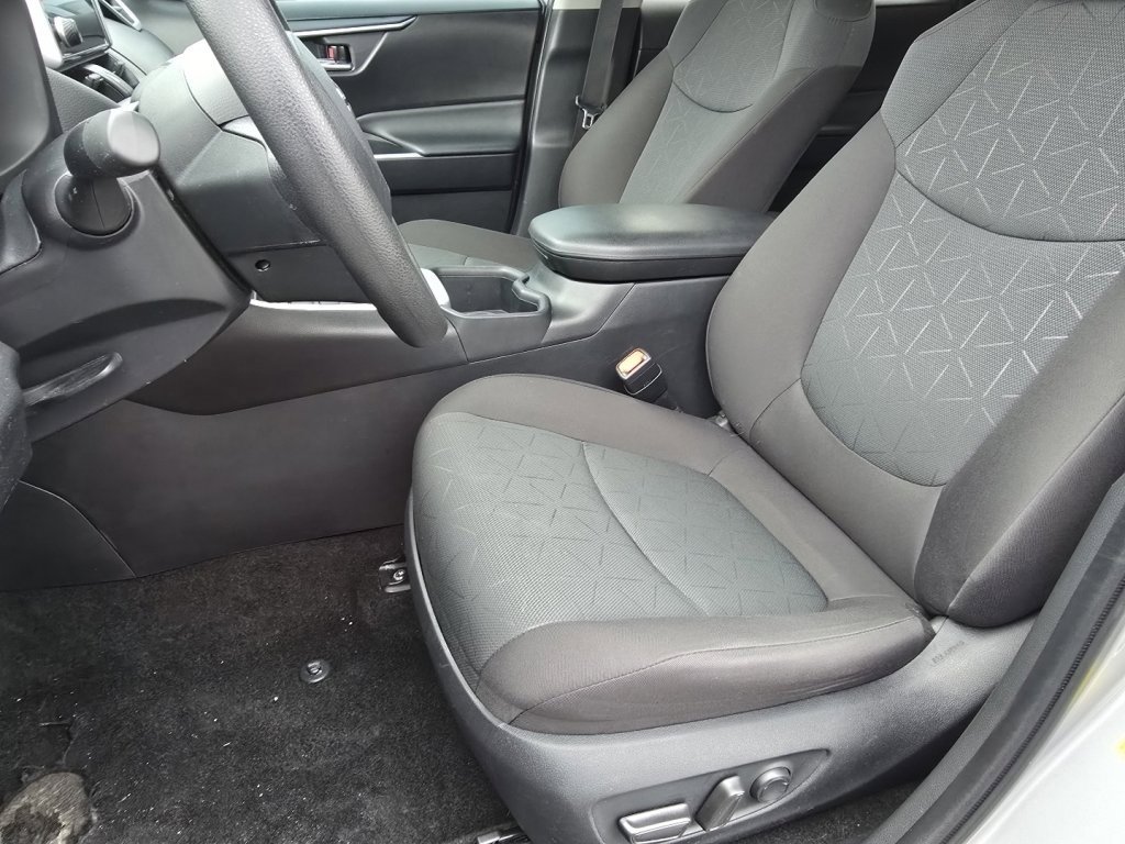 Used 2024 Toyota RAV4 XLE image 21