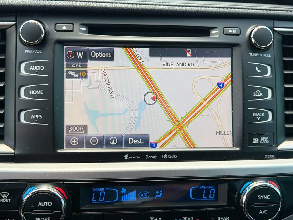 Used 2019 Toyota Highlander XLE FWD image 22