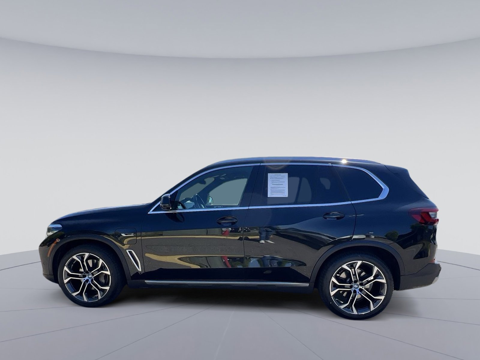 Used 2022 BMW X5 xDrive45e image 3