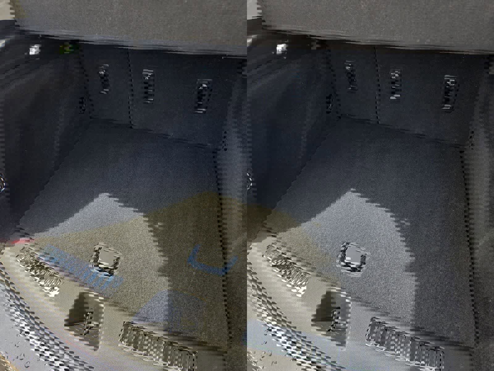 Used 2022 Cadillac XT4 Premium Luxury w/ Enhanced Visibility Package image 31