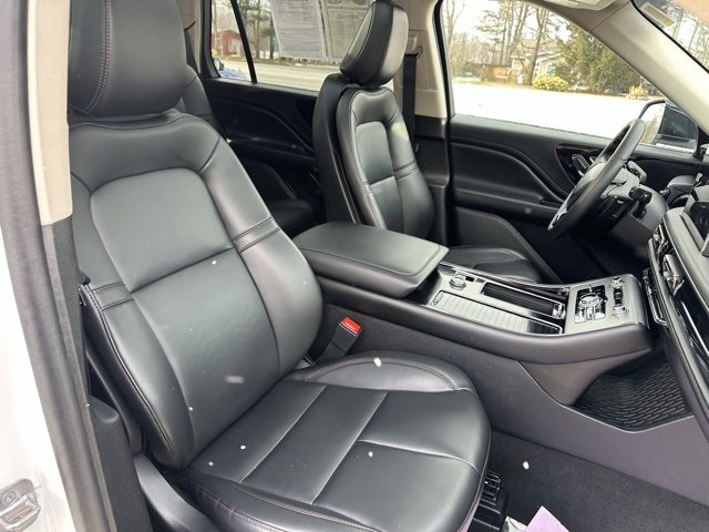 Used 2023 Lincoln Aviator AWD w/ Premium Package image 14