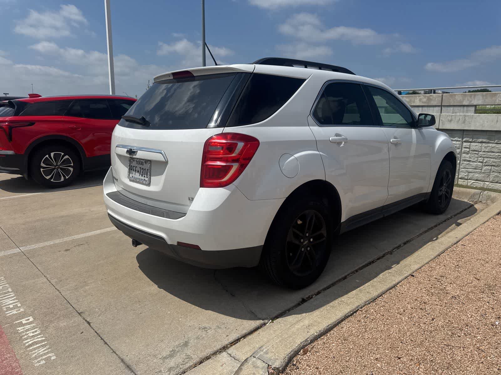 Used 2017 Chevrolet Equinox LT FWD image 7