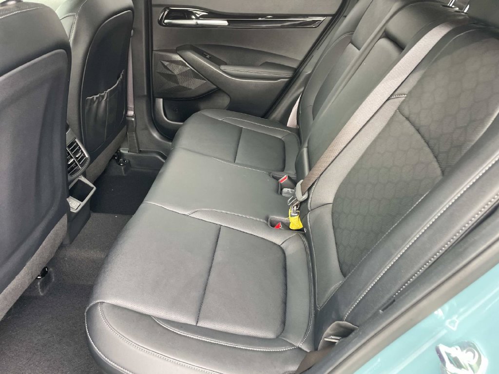 Used 2025 Kia Seltos SX AWD/4WD image 16