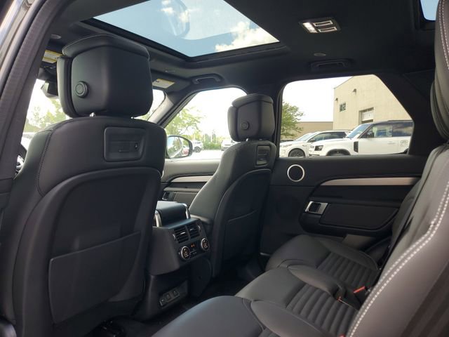 New 2025 Land Rover Discovery Dynamic SE AWD/4WD image 15