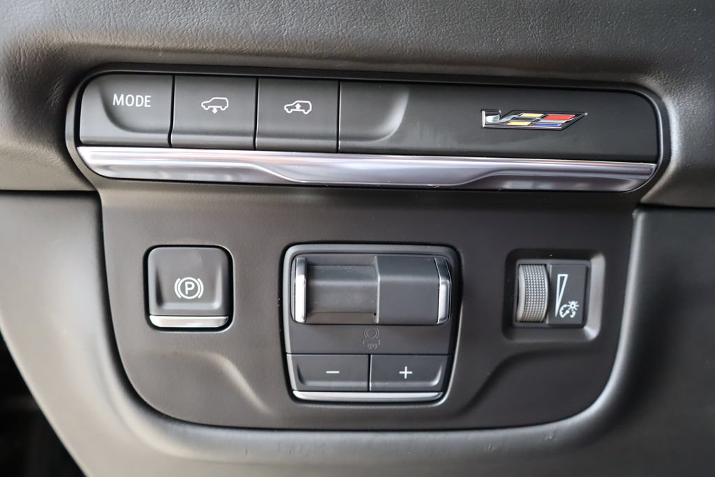 Used 2025 Cadillac Escalade V w/ LPO, ONYX Package AWD/4WD image 13