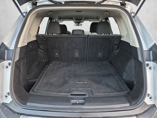 Used 2022 Nissan Rogue SV AWD/4WD image 6