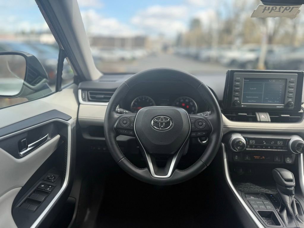 Used 2020 Toyota RAV4 XLE w/ XLE Grade Weather Package image 24