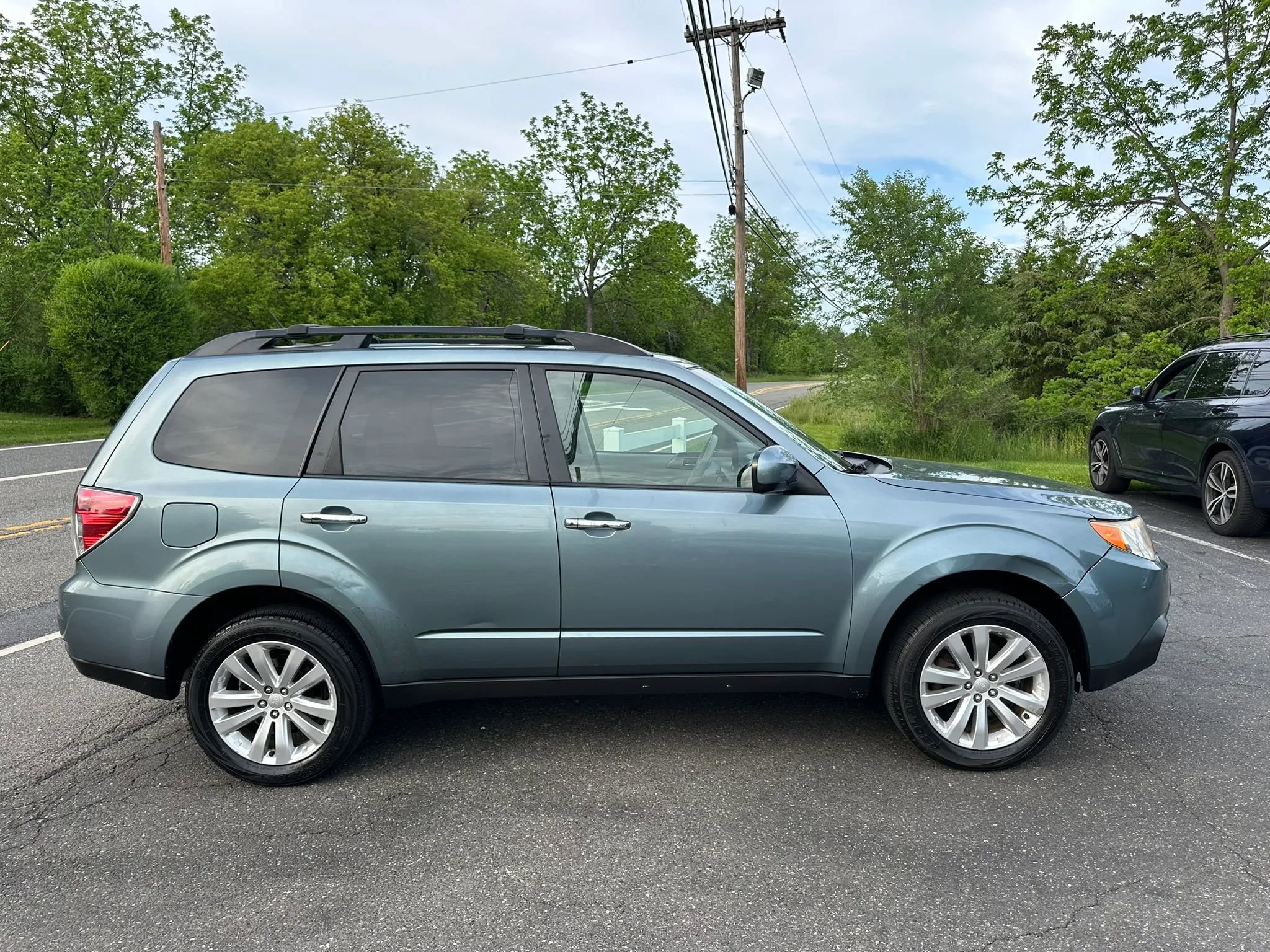 Used 2011 Subaru Forester 2.5X Premium w/ All-Weather Pkg AWD/4WD image 8
