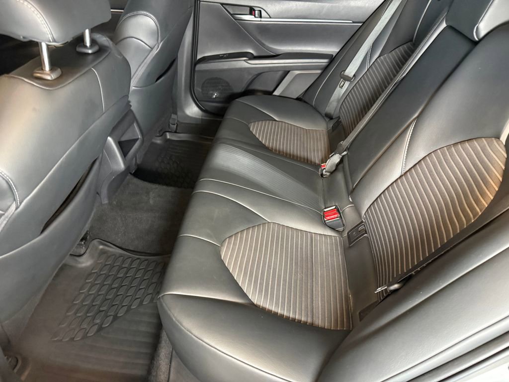 Used 2019 Toyota Camry SE FWD image 19