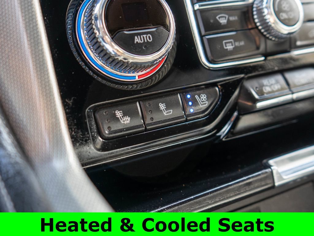 Used 2021 GMC Yukon Denali w/ Denali Premium Package AWD/4WD image 30