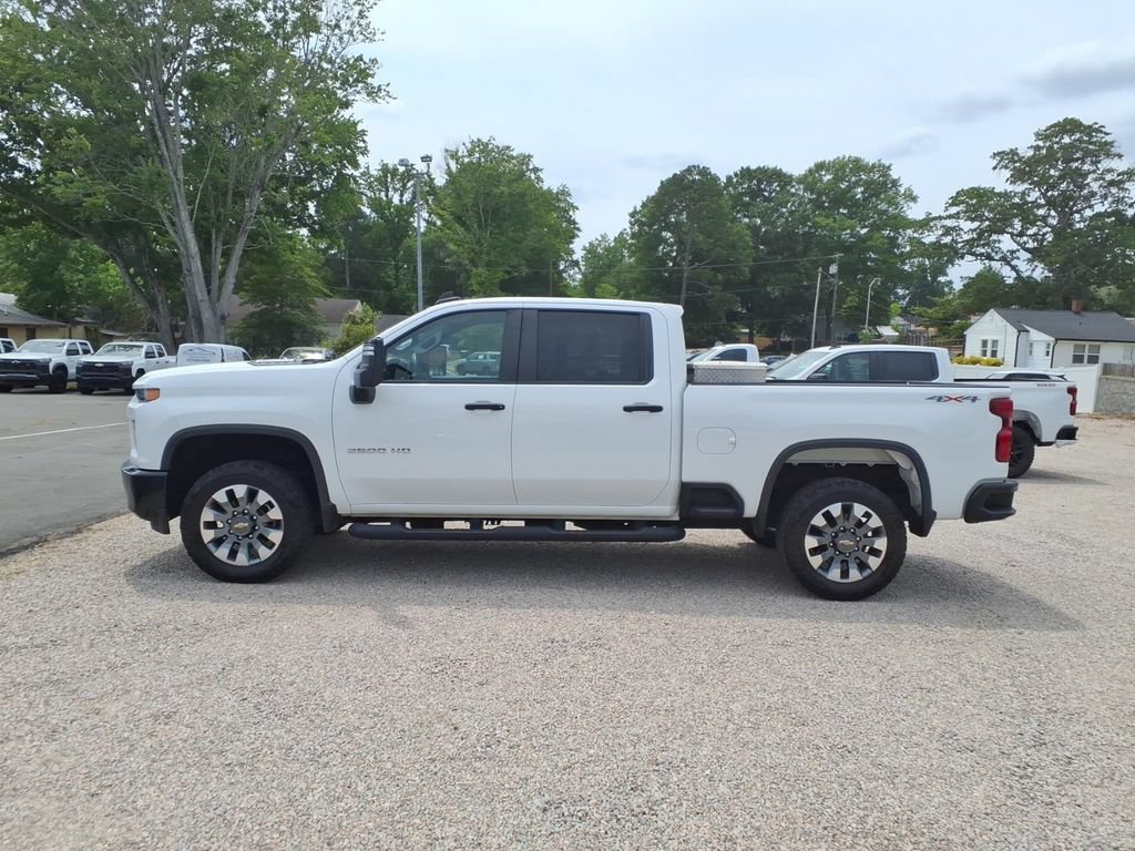 Used 2022 Chevrolet Silverado 2500 Custom w/ Custom Value Package AWD/4WD image 4