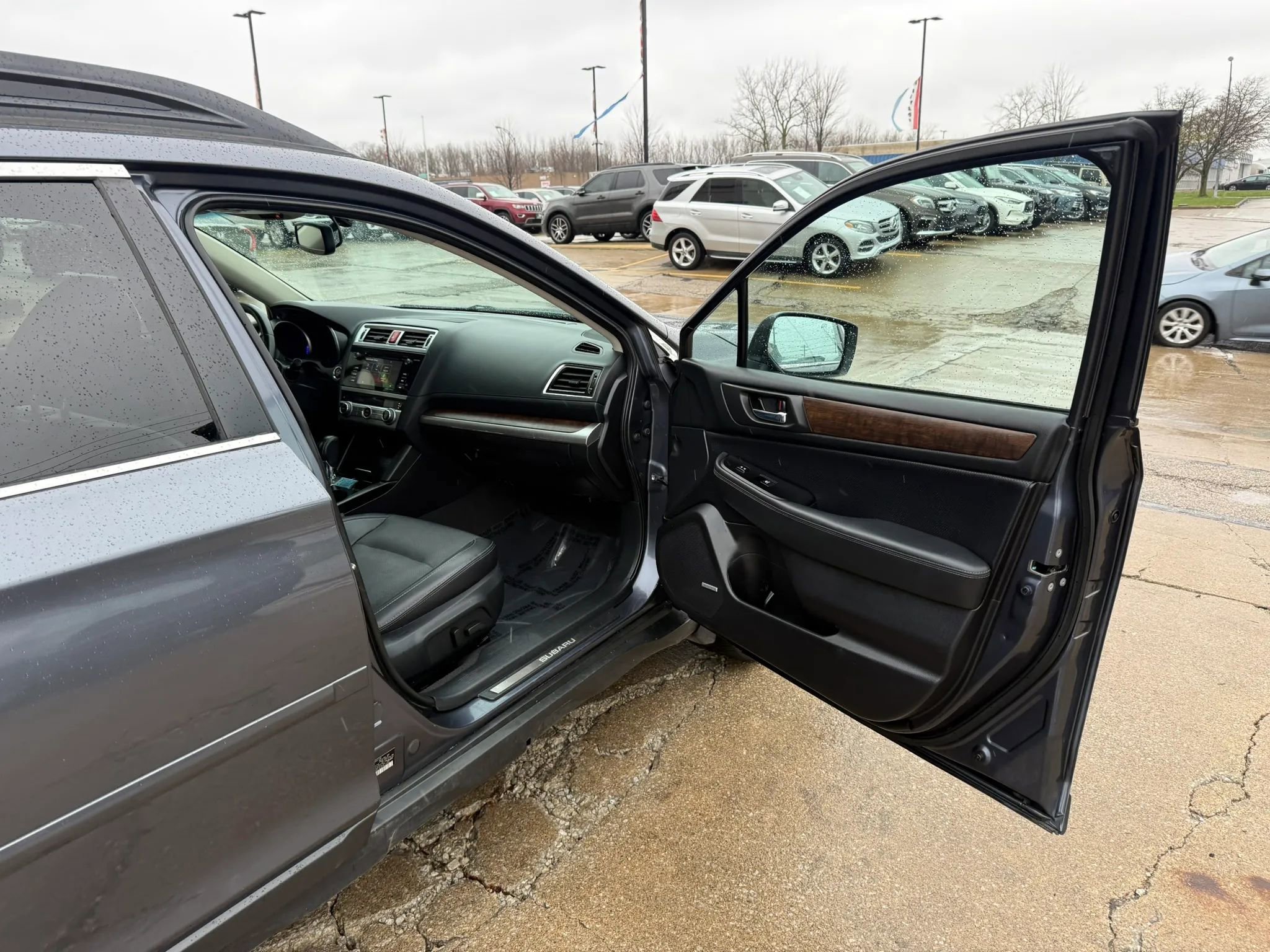 Used 2017 Subaru Outback 2.5i Limited AWD/4WD image 25