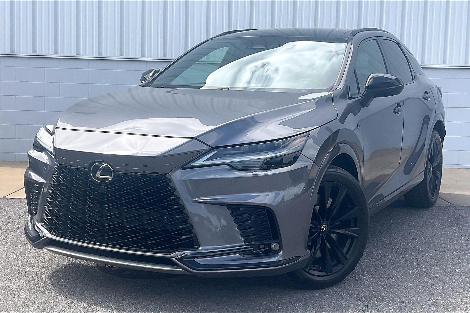 Used 2023 Lexus RX 500h F Sport w/ Accessory Package (Z1) AWD/4WD image 2