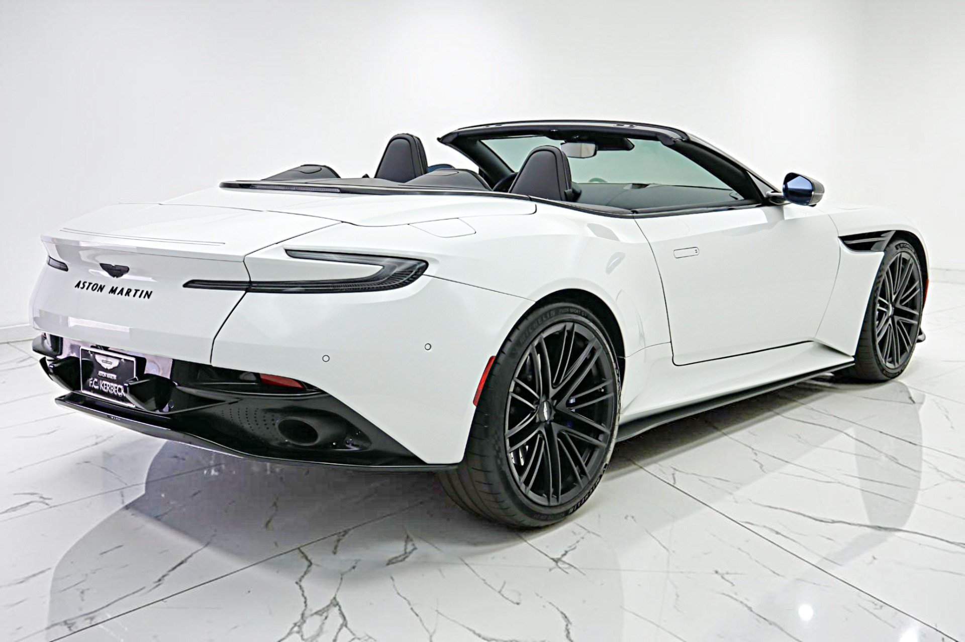 Used 2024 Aston Martin DB12 Convertible RWD image 14