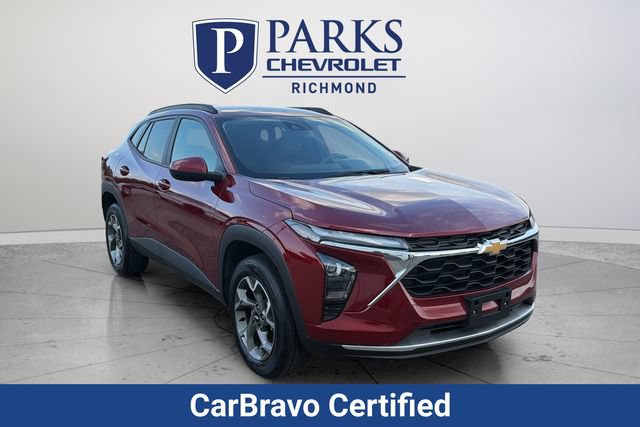 Used 2025 Chevrolet Trax LT FWD image 1