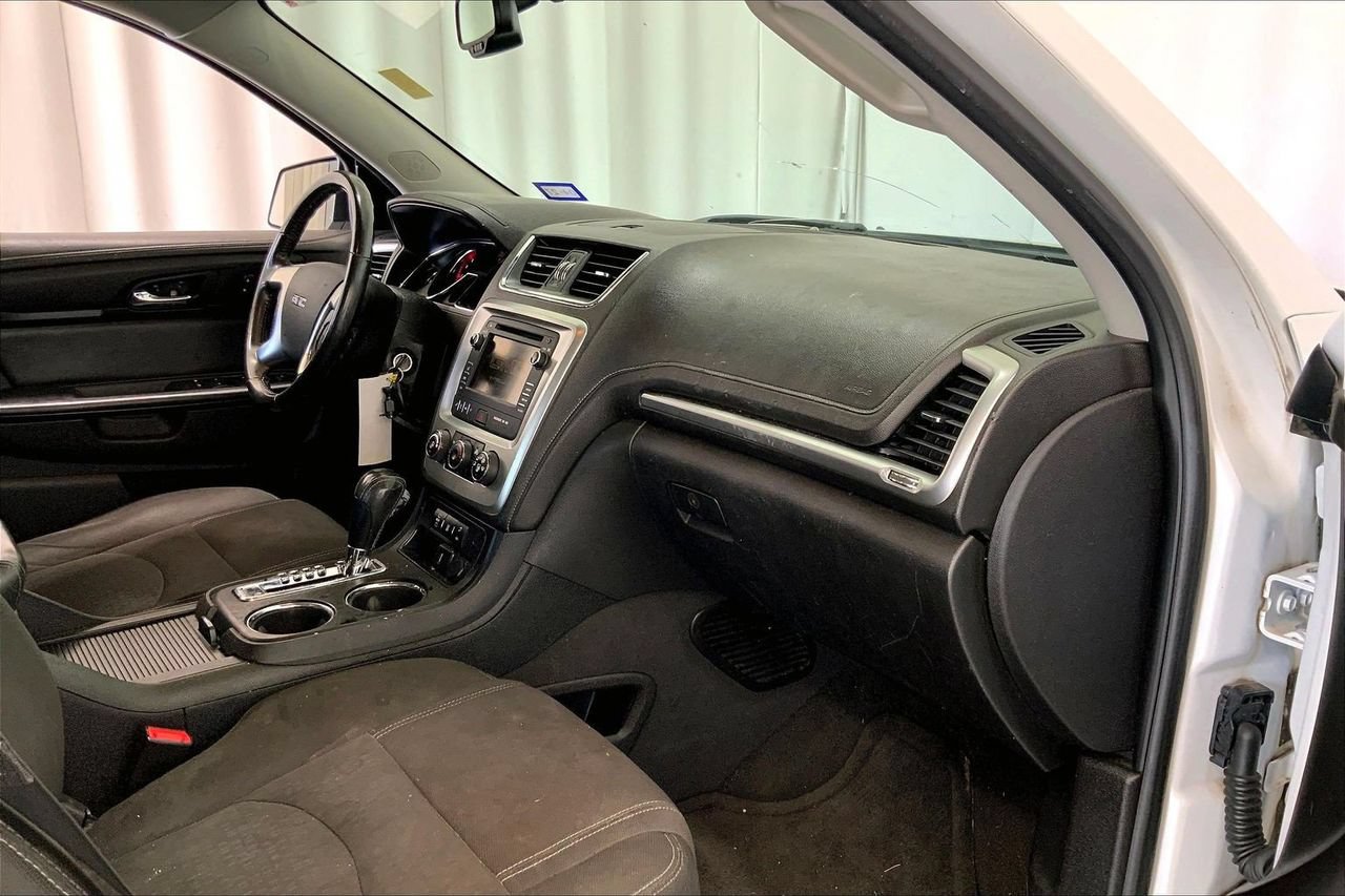 Used 2016 GMC Acadia SLE FWD image 28