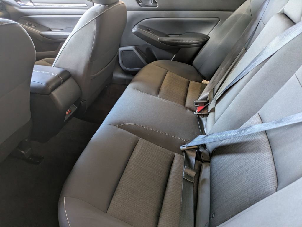 Used 2025 Nissan Altima 2.5 SV FWD image 26