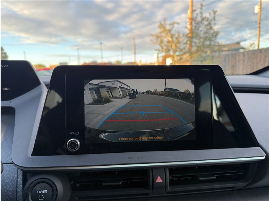 Used 2023 Toyota Prius LE image 17