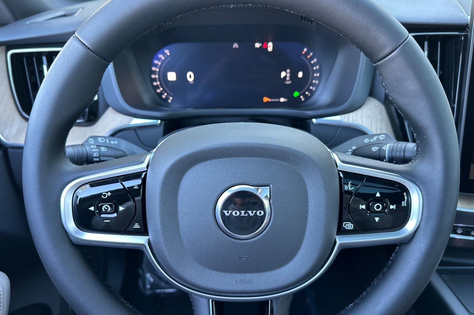 New 2026 Volvo XC60 B5 Plus w/ Protection Package Premier image 25