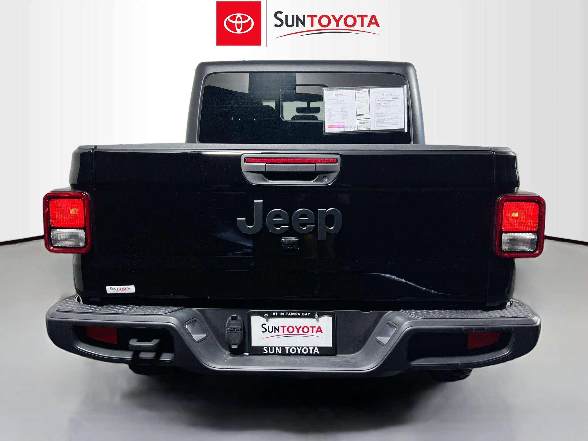 Used 2022 Jeep Gladiator Willys image 5