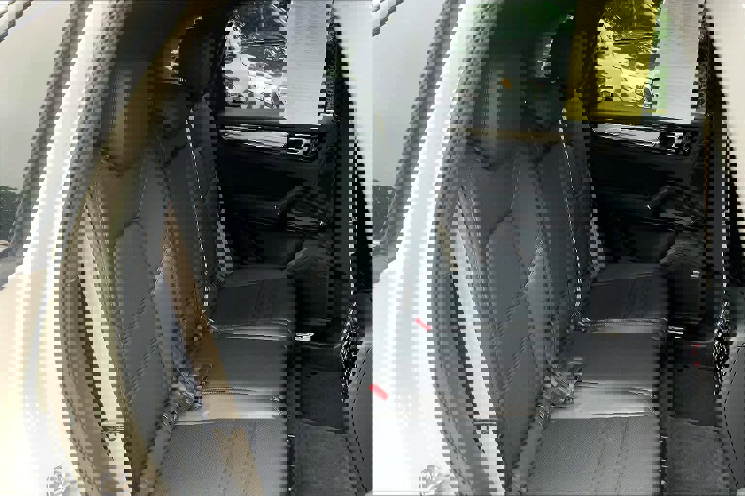 Used 2022 Porsche Cayenne Platinum Edition image 18