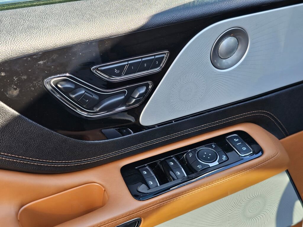 Used 2023 Lincoln Aviator Black Label Grand Touring w/ Class IV Trailer Tow Package image 30