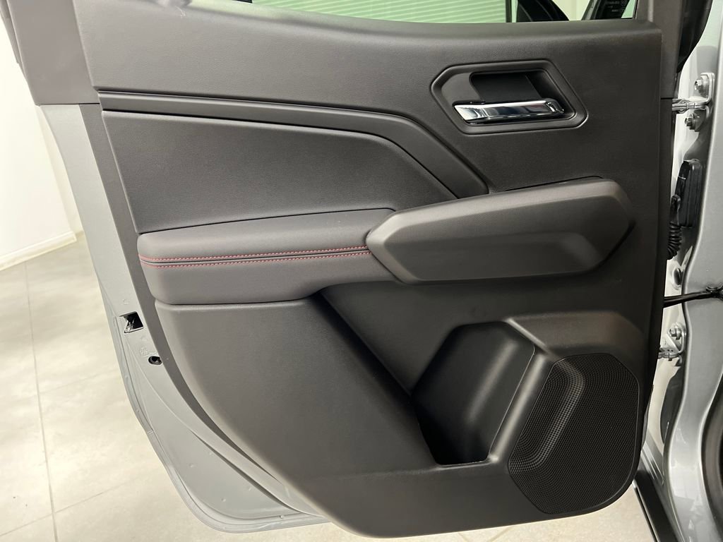 Used 2026 Chevrolet Colorado Z71 image 15