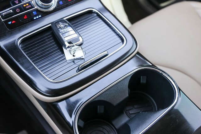 Used 2021 Lincoln Nautilus Reserve image 21