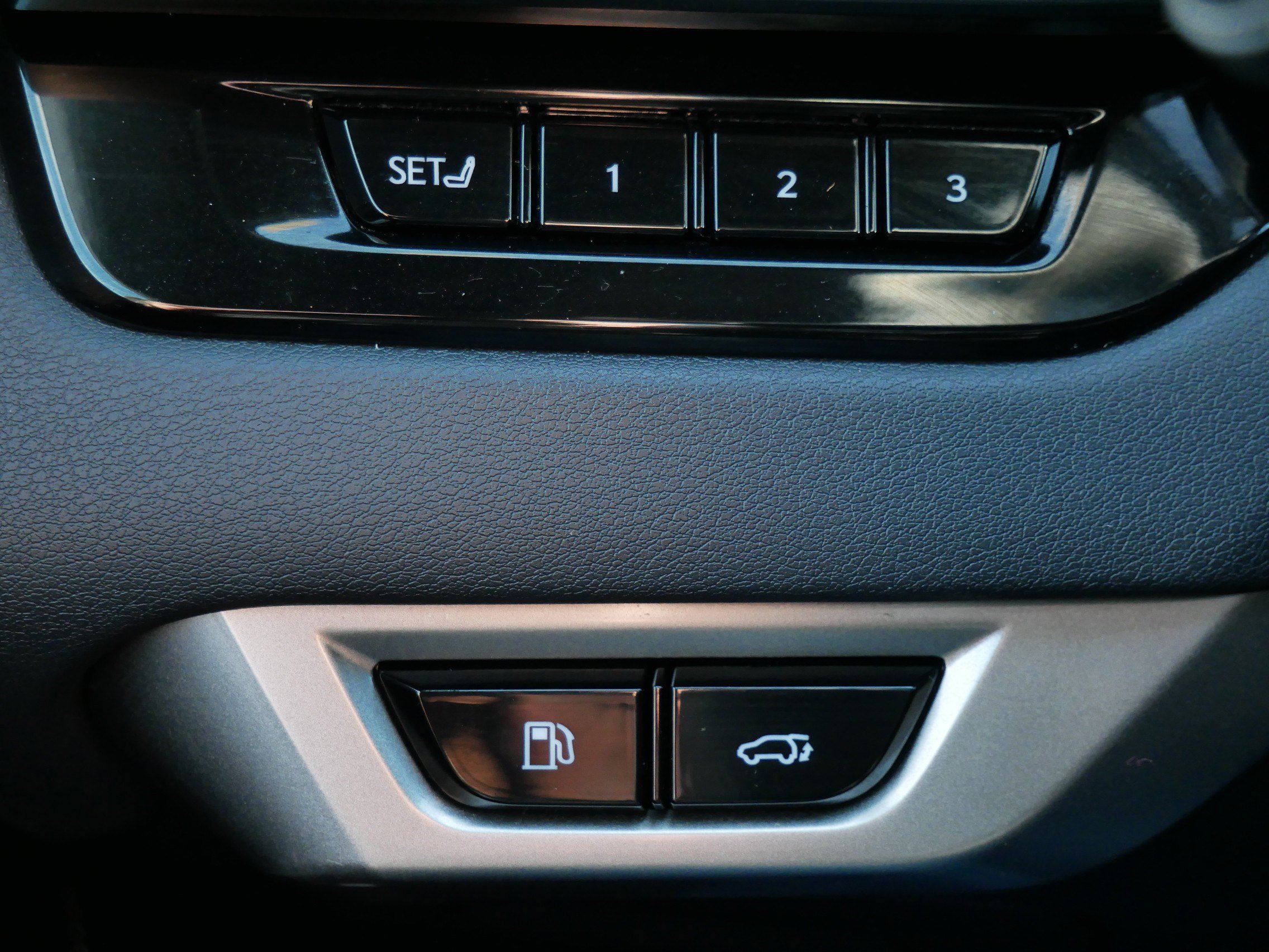 Used 2023 Lexus RX 350 Premium Plus w/ Accessory Package image 25