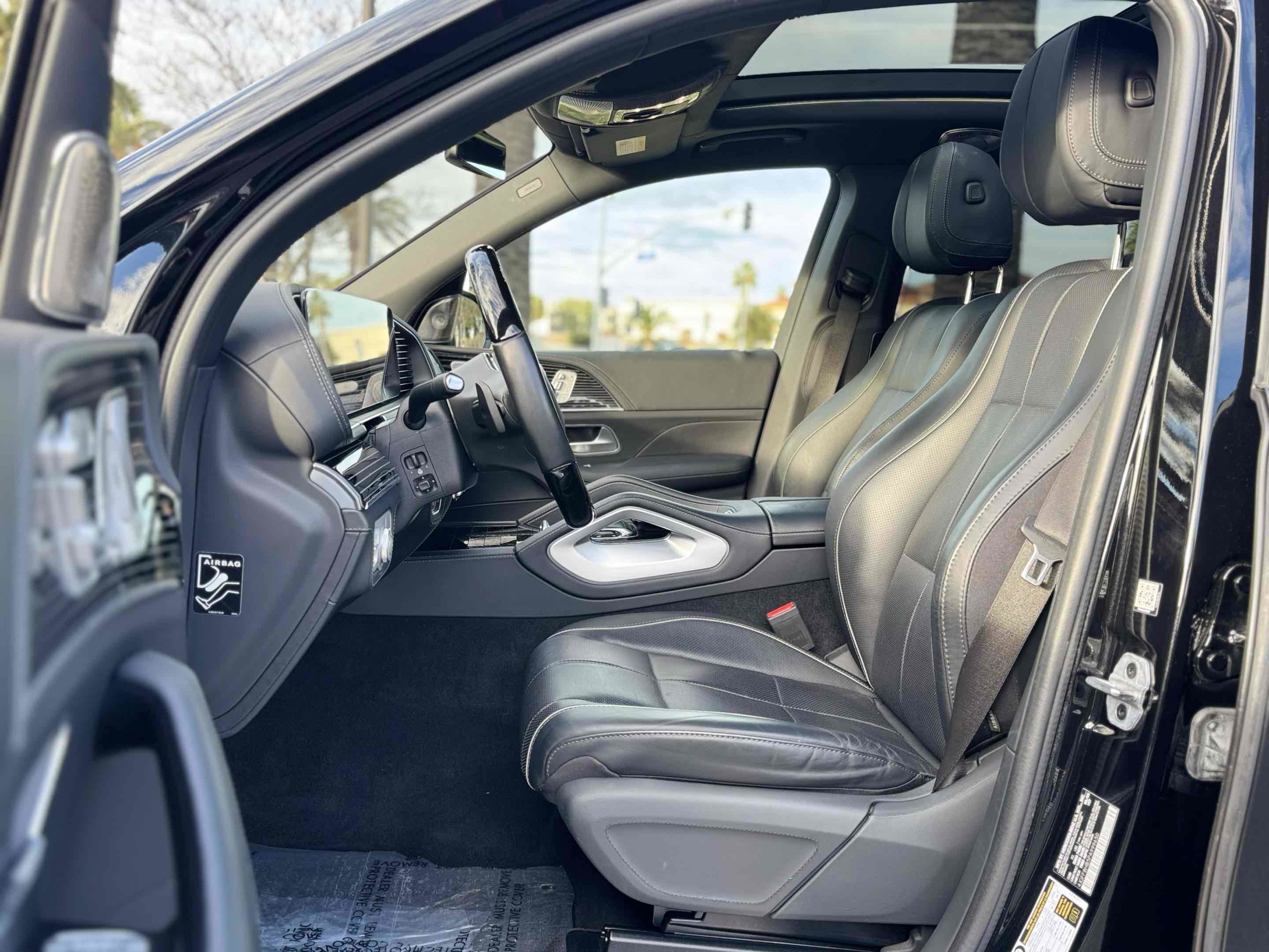 Used 2023 Mercedes-Benz Maybach GLS 600 4MATIC image 4