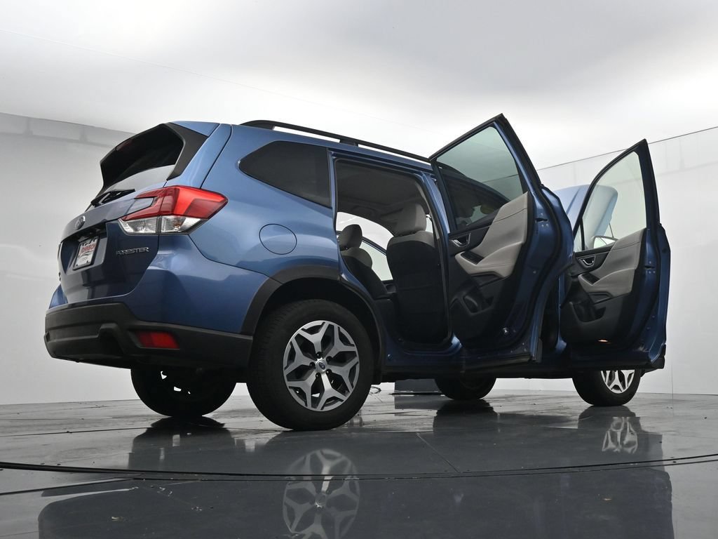 Used 2021 Subaru Forester Premium AWD/4WD image 43