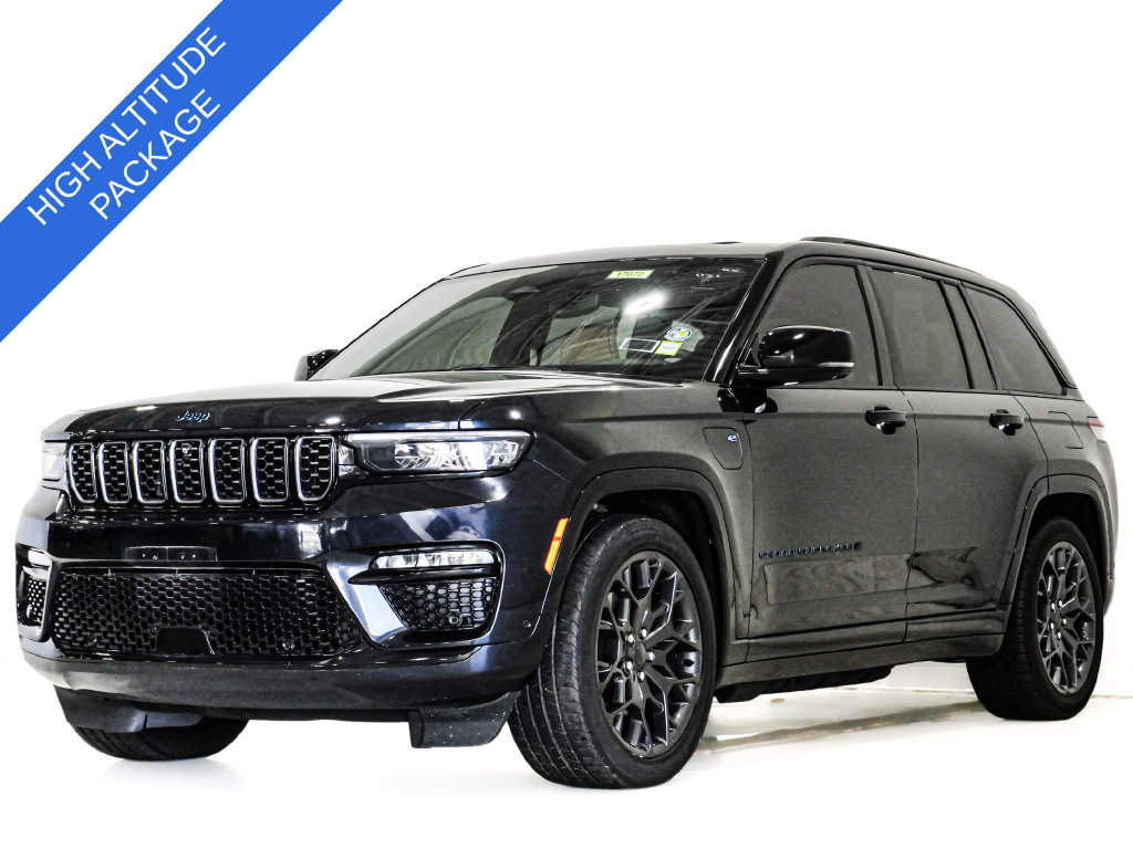 Used 2023 Jeep Grand Cherokee Summit w/ High Altitude Package AWD/4WD image 3