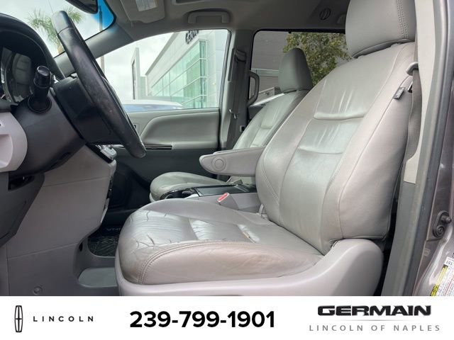 Used 2017 Toyota Sienna XLE w/ XLE Navigation Package image 12