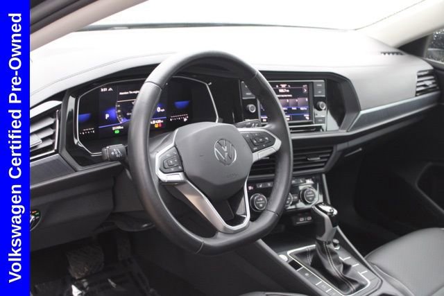Used 2024 Volkswagen Jetta SE image 16