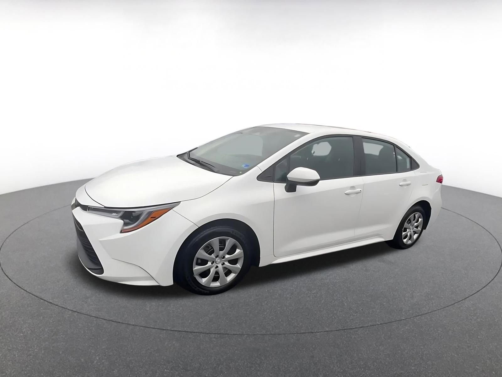 Used 2025 Toyota Corolla LE image 8