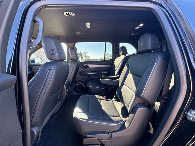 Used 2025 Buick Enclave Sport Touring image 23