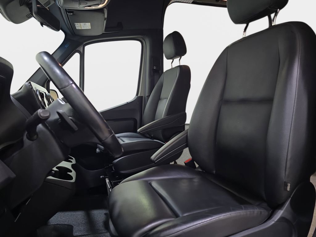 Used 2024 Mercedes-Benz Sprinter 144 Cargo image 17