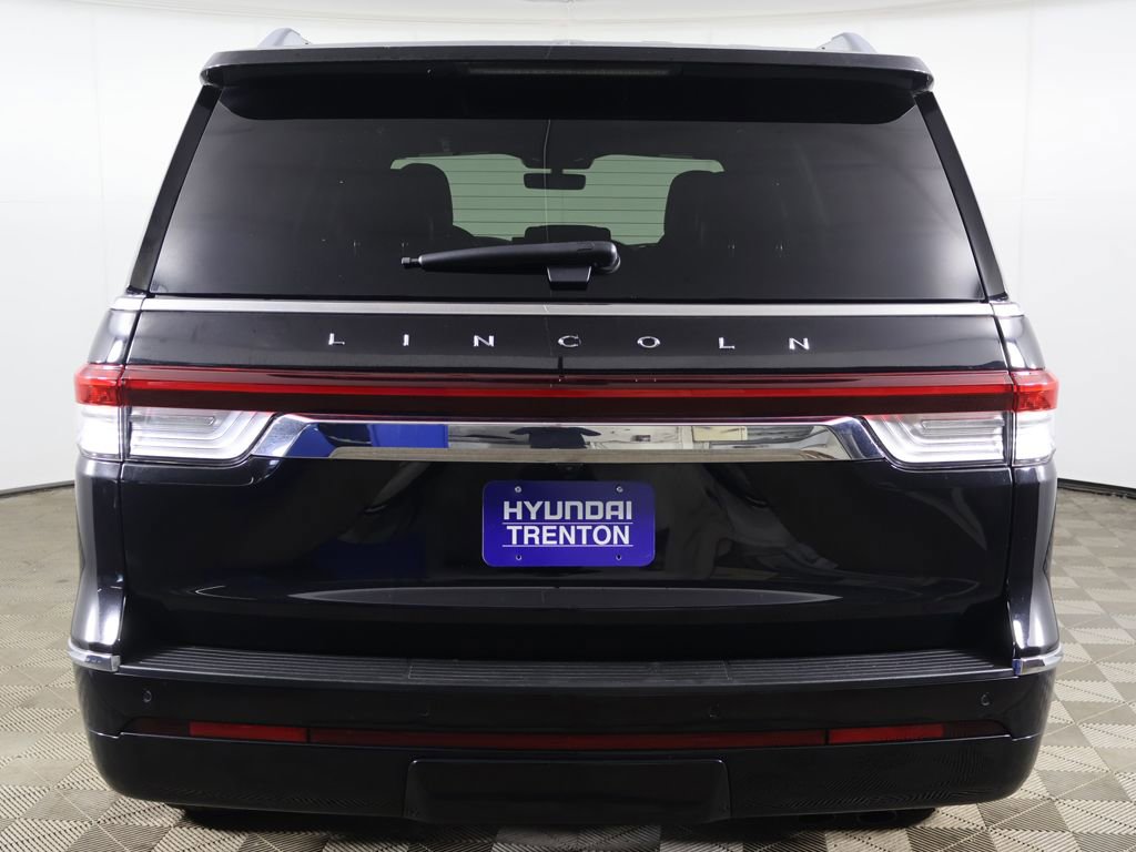 Used 2022 Lincoln Navigator Reserve AWD/4WD image 18