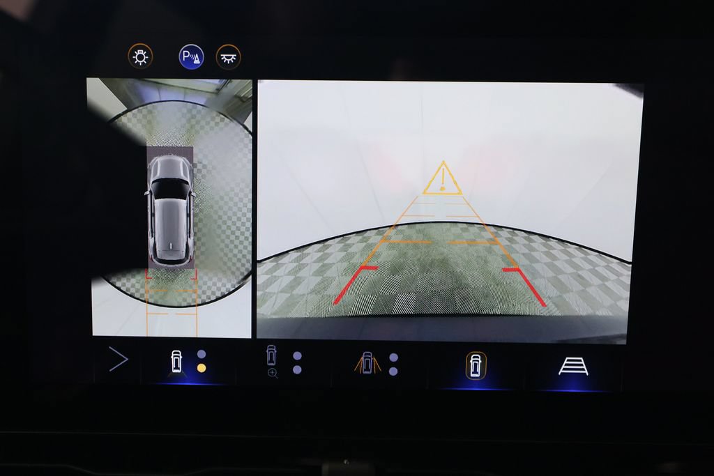Used 2025 Chevrolet Equinox RS w/ Safety and Technology Package FWD image 26