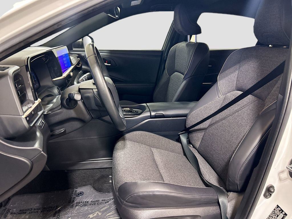 Used 2023 Toyota Crown XLE image 18