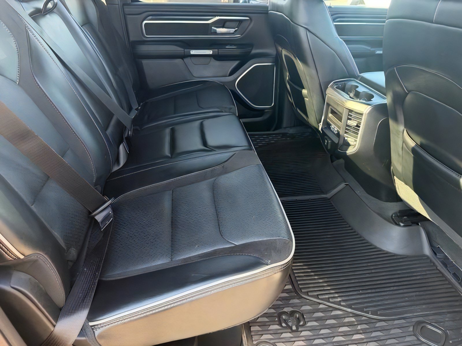 Used 2023 RAM 1500 Laramie AWD/4WD image 14