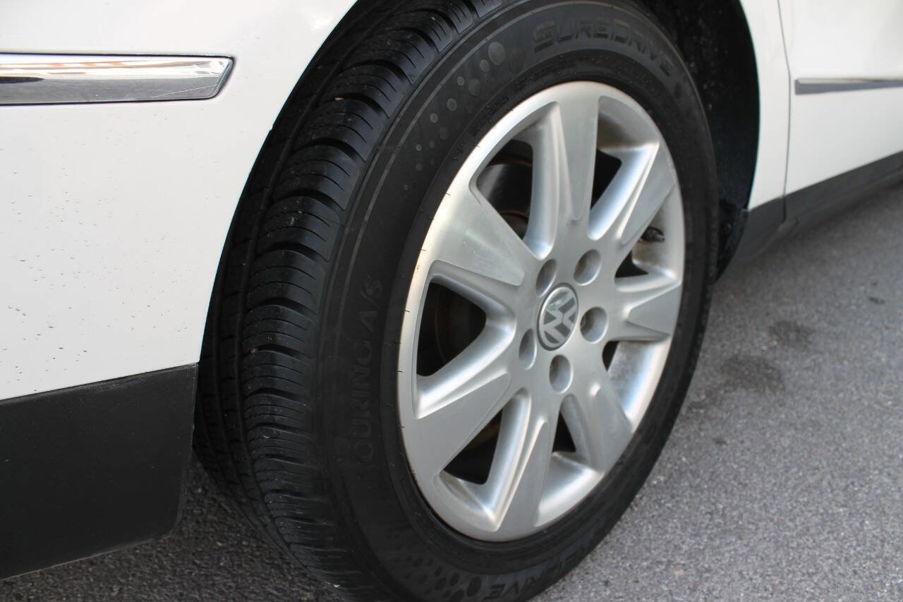 Used 2006 Volkswagen Passat 2.0T image 14