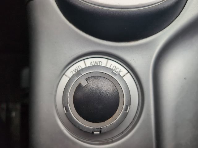 Used 2012 Mitsubishi Outlander SE image 22