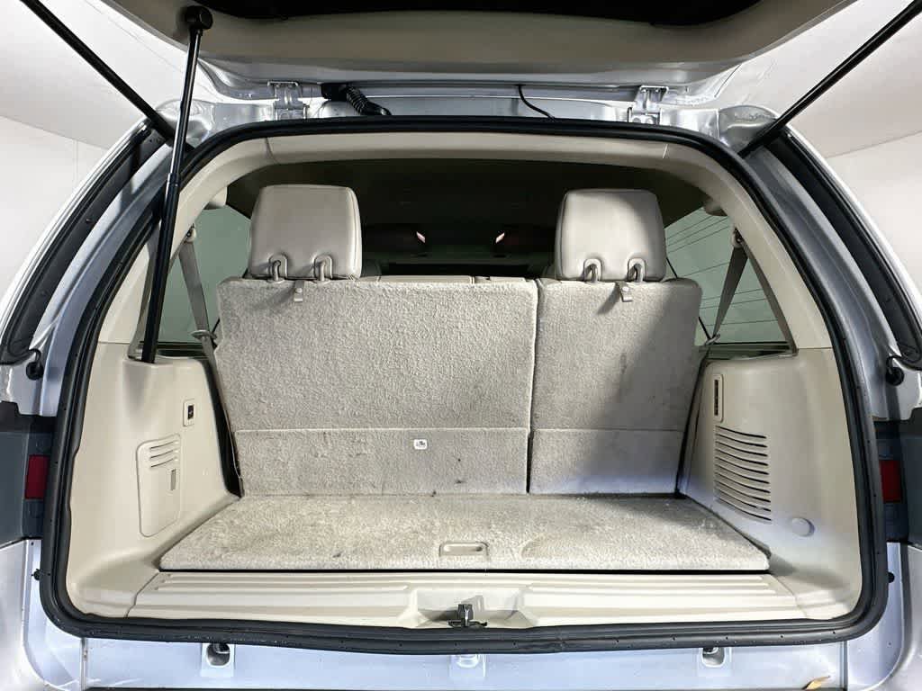 Used 2016 Lincoln Navigator Select RWD image 21