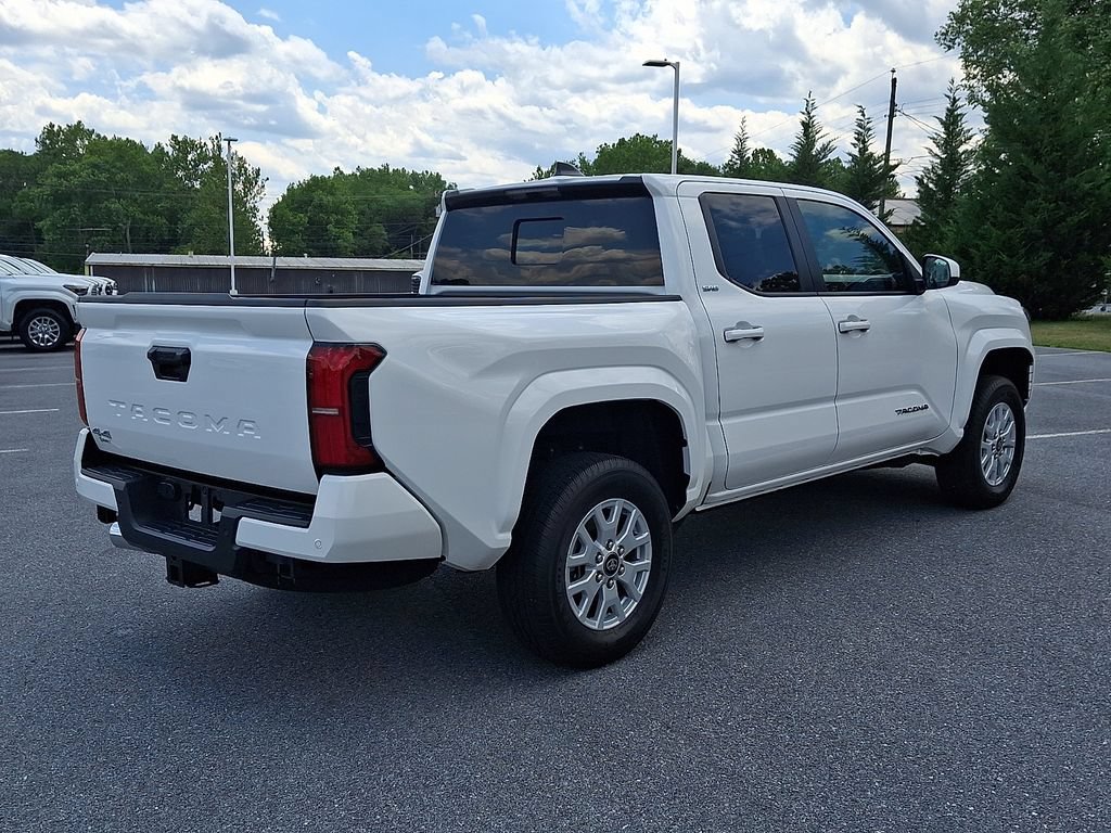 Certified 2024 Toyota Tacoma SR5 AWD/4WD image 4