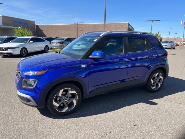 Used 2022 Hyundai Venue SEL image 1